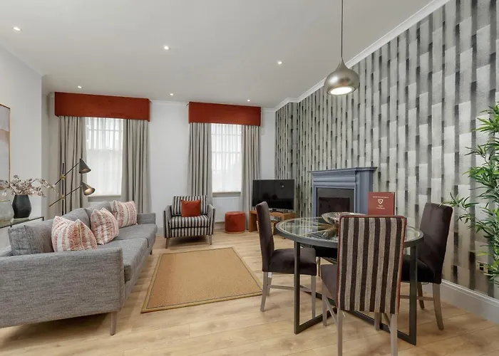 Destiny Scotland - Princes Street * Εδιμβούργο