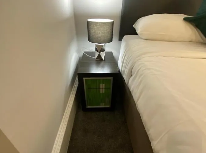 Hotel No6 West Coates 3*