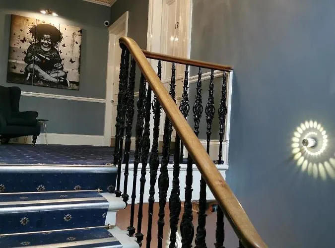 Guest house West End