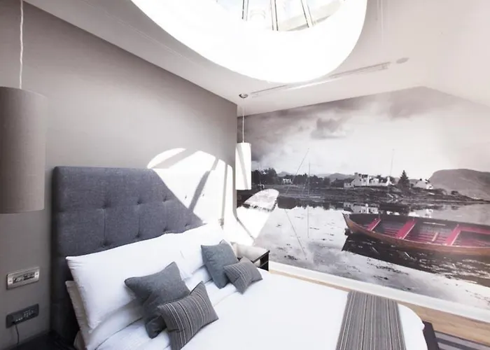 & Picardy Place 4*