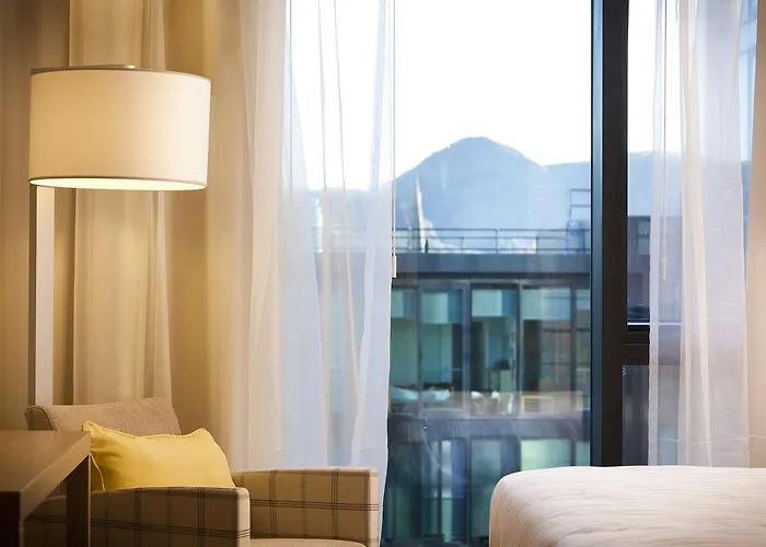By Marriott 4* Edinburgh