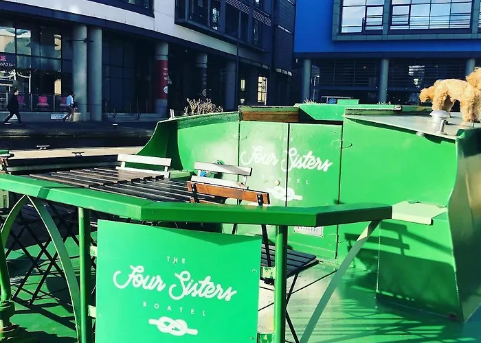 Botel - Houseboats Edinburgh