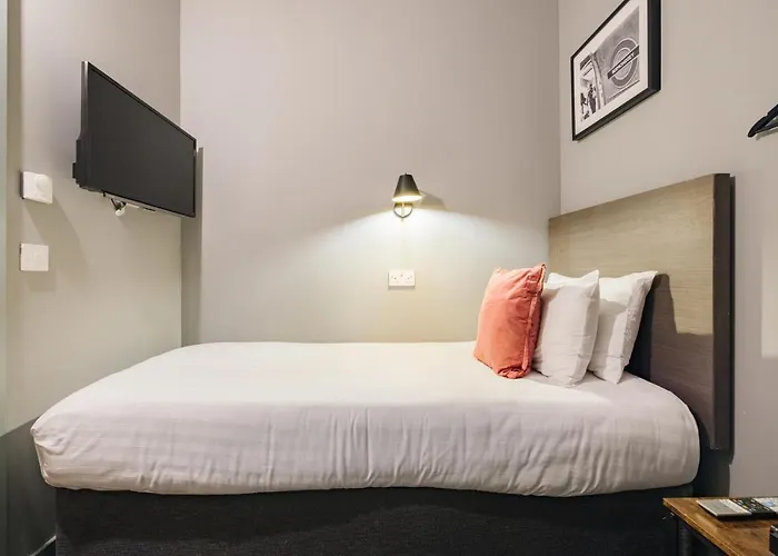 Towerbridge64 3* Edinburgh