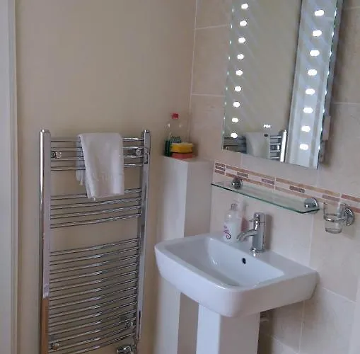 Edinburgh City Suites Апарт-отель 4*