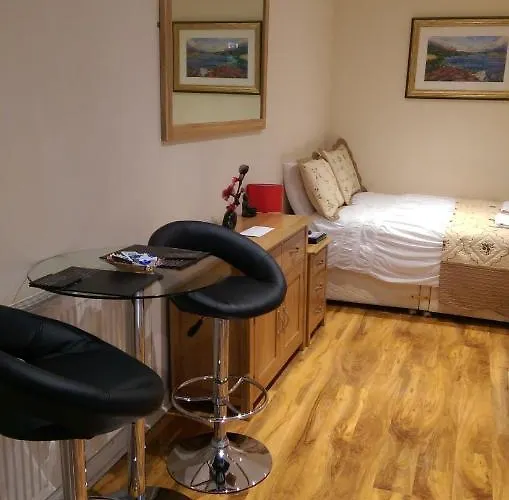 Апарт-отель Edinburgh City Suites Эдинбург
