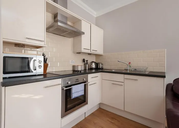 Ladystairs 1 Royal Mile * Edinburgh