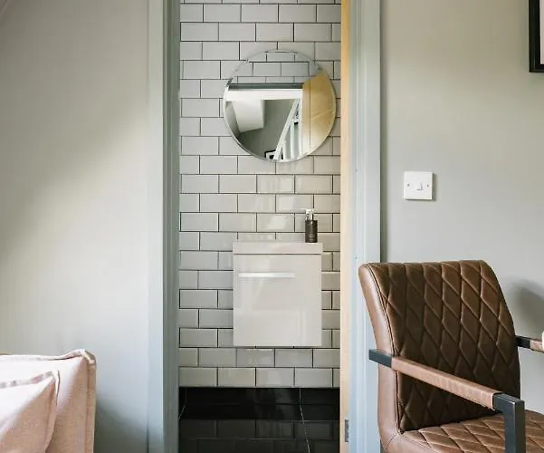 Hotel Towerbridge64 3*