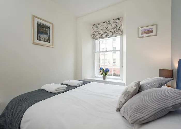 Blair St Burns Old Town * Edinburgh