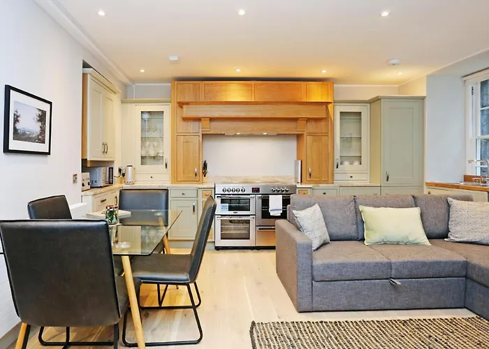 Joivy Modern And Airy Flat On The Historic Royal Mile Edinburg