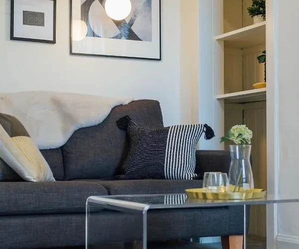 Stylish And Comfortable Centre