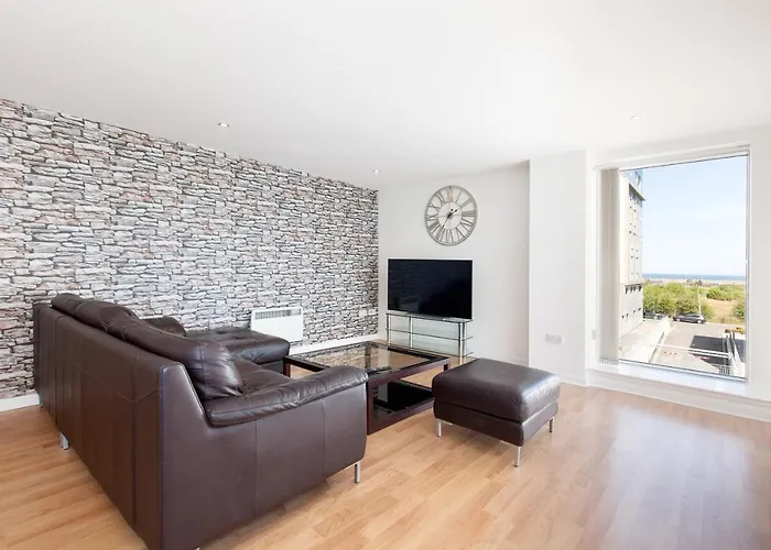 Stylish Garden View Apartment