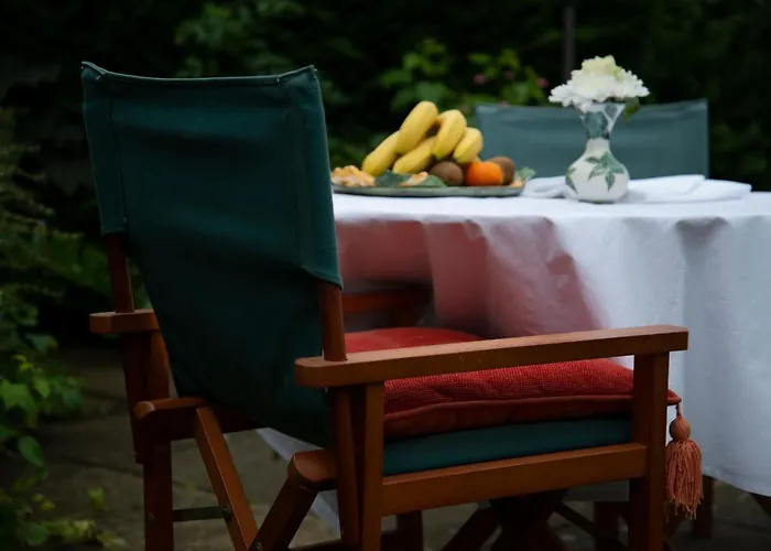 Guest house Georgian House 4*