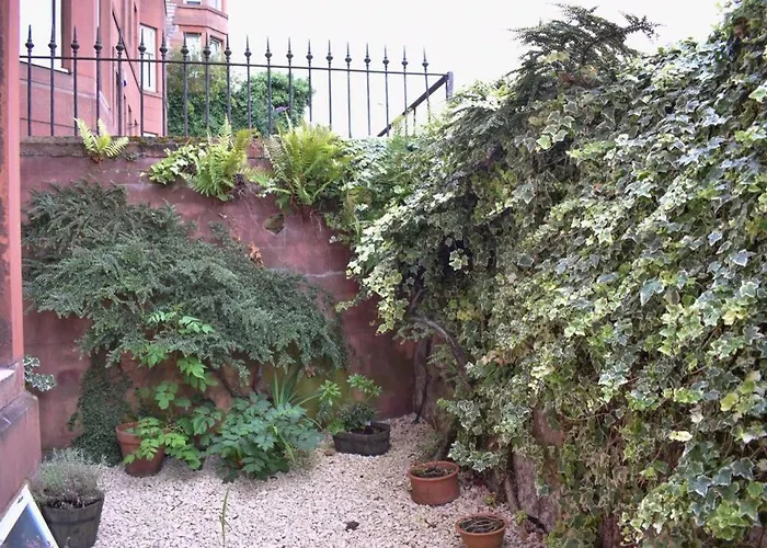 Lovely Sunny 2 Bed Coast Edinburgh