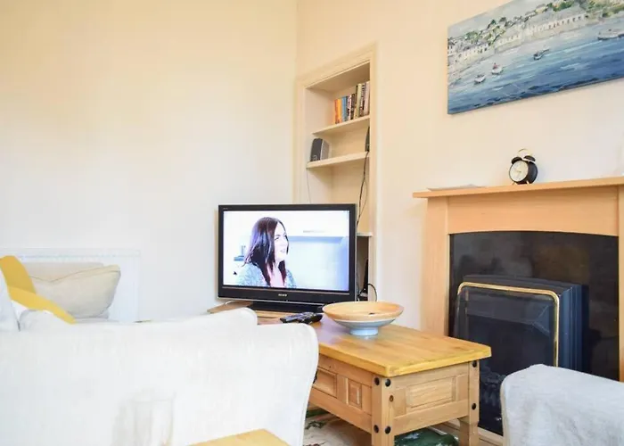 Lovely Sunny 2 Bed Coast Edinburgh