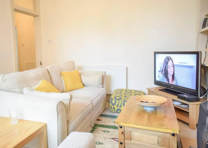 Lovely Sunny 2 Bed Coast Appartement