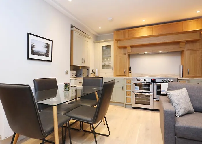 Joivy Modern And Airy Flat On The Historic Royal Mile *