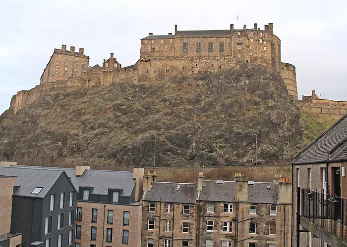 In With Great View On Castle דירה אדינבורו