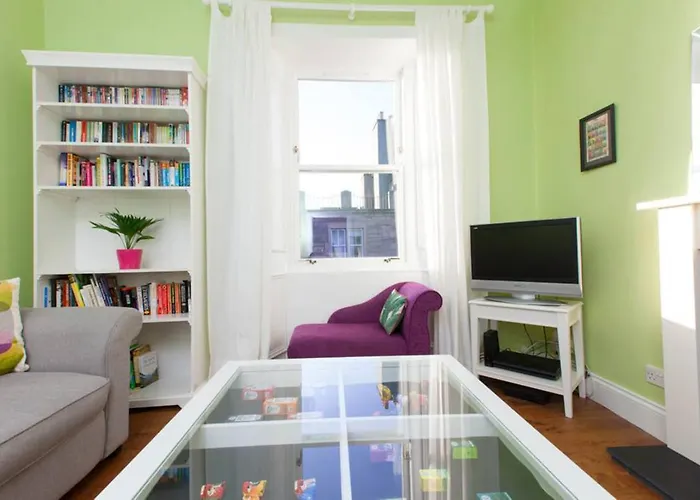 Bright And Modern Causewayside *