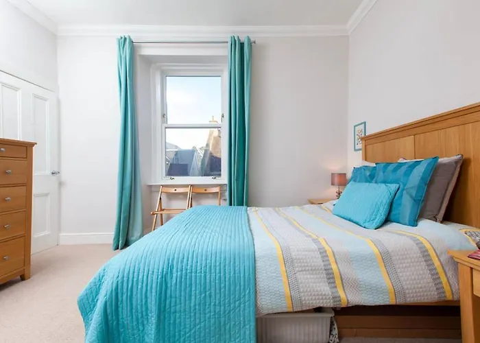 Bright And Modern Causewayside *