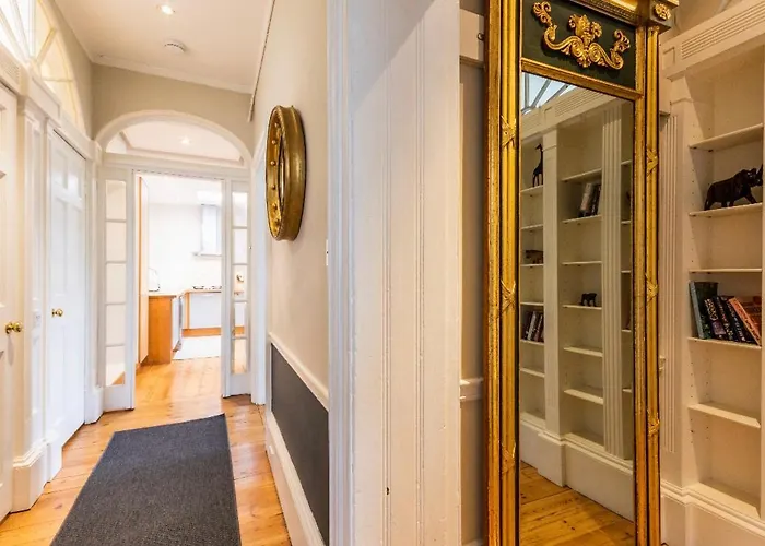 דירה New Town With Castle View