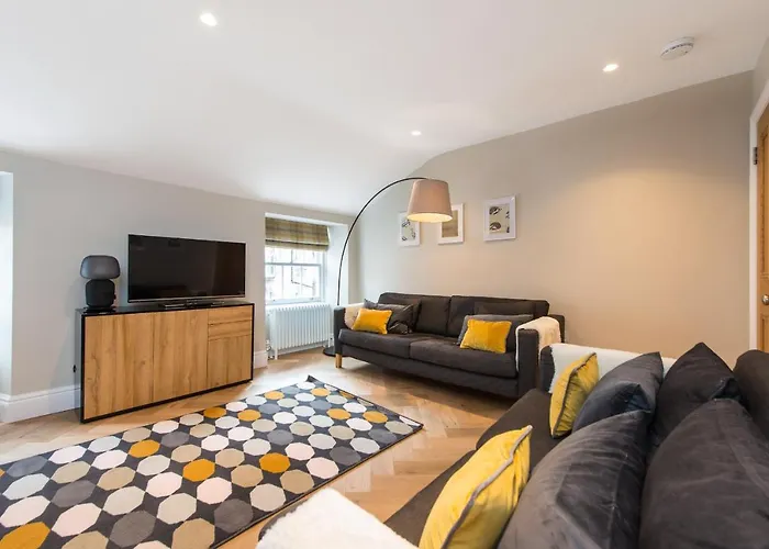Centre, Newly Refurbished Stylish Edinburgh