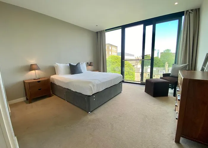 Quartermile Serviced Lägenhetshotell Edinburg