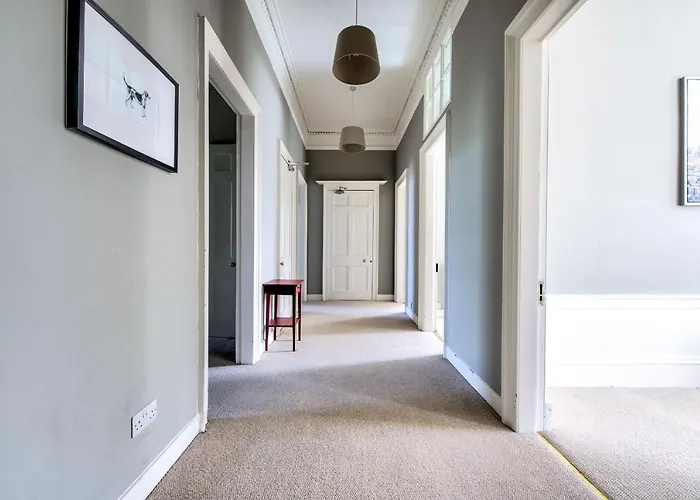 شقة Joivy Bright & Spacious In Stockbridge إدنبرة