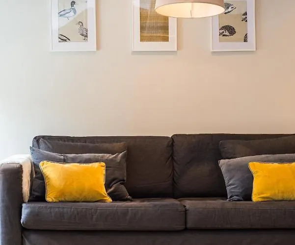 Centre, Newly Refurbished Stylish * Edinburgh