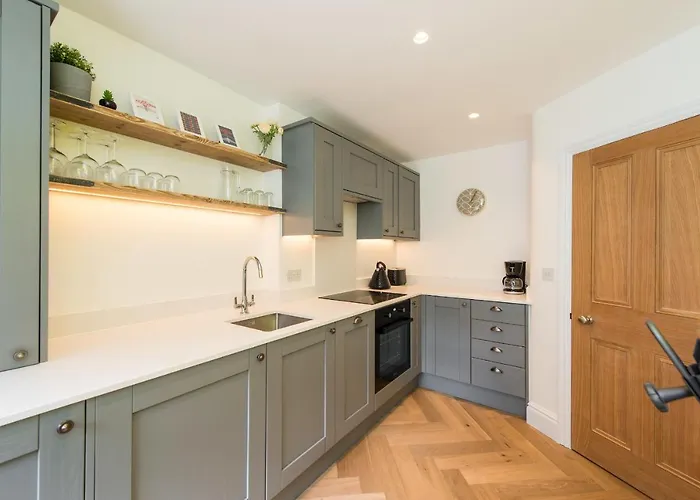 Apartment Centre, Newly Refurbished Stylish *