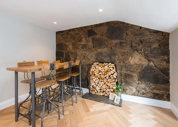 Centre, Newly Refurbished Stylish Apartment *