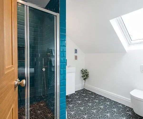 Centre, Newly Refurbished Stylish Edinburgh