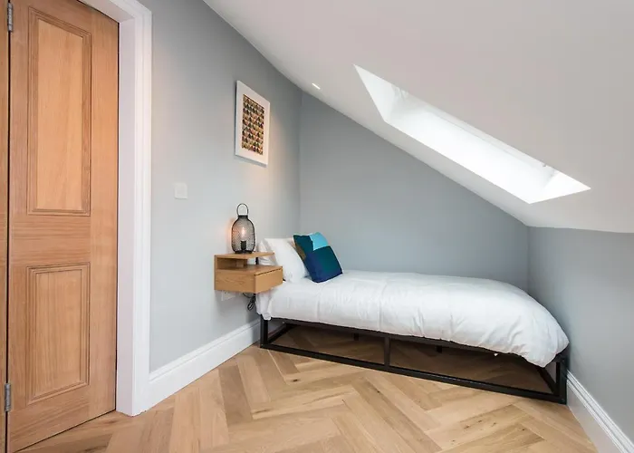 Apartment Centre, Newly Refurbished Stylish
