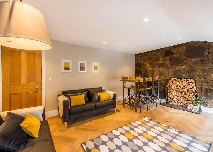 Centre, Newly Refurbished Stylish Edinburgh