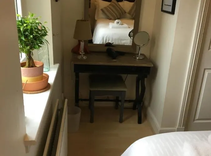 Apartament Holyrood Park *