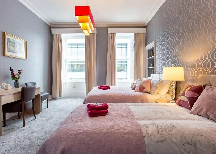 Apartment Stunning 2-bed In Edinburgh