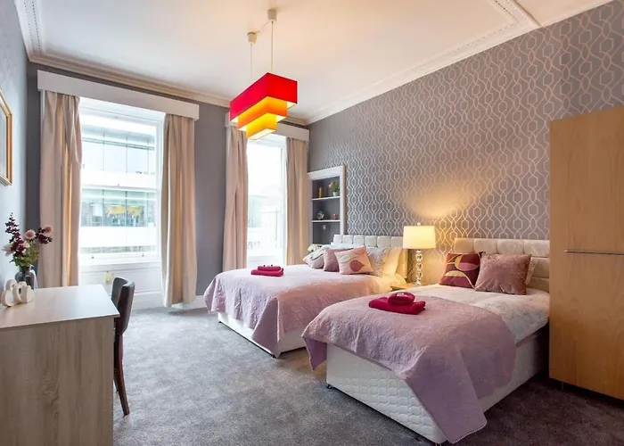 Stunning 2-bed In Apartment