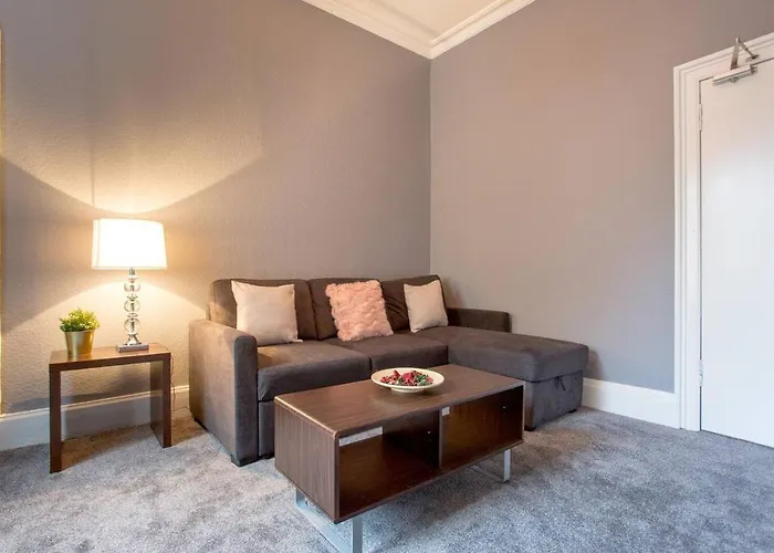 Stunning 2-bed In Appartement