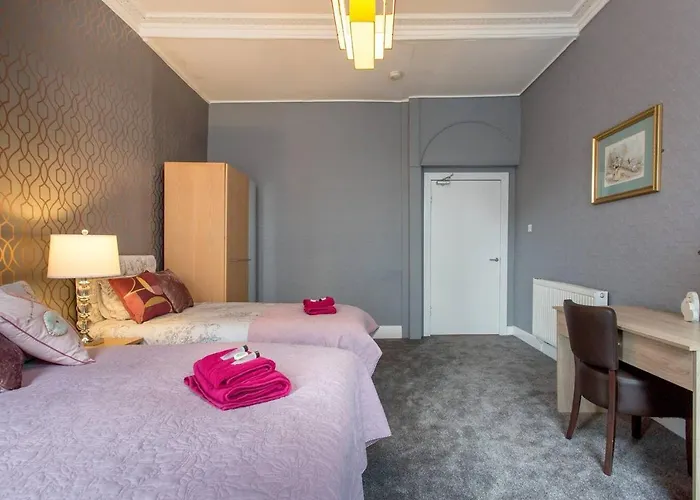 Stunning 2-bed In דירה