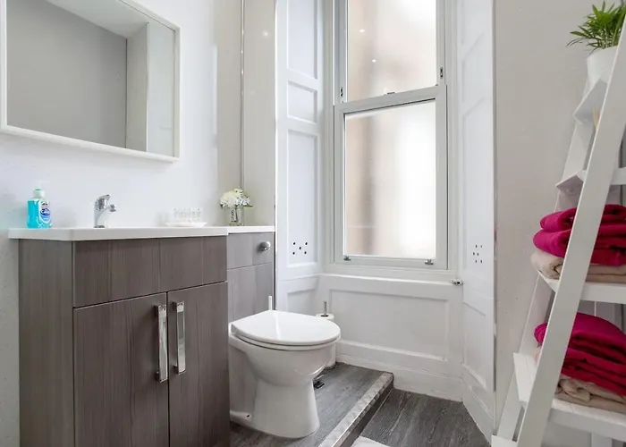 Apartment Stunning 2-bed In Edinburgh