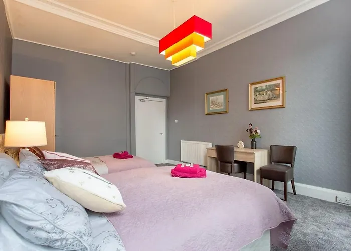 Stunning 2-bed In Apartment *