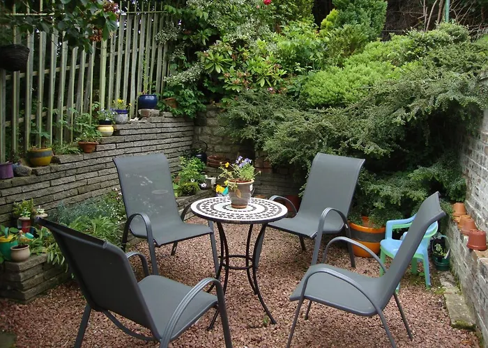 Sunny House With Views To Skyline Hébergement de vacances *