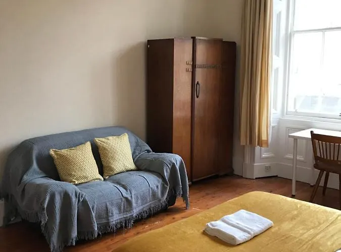 Apex Haymarket Station * אדינבורו