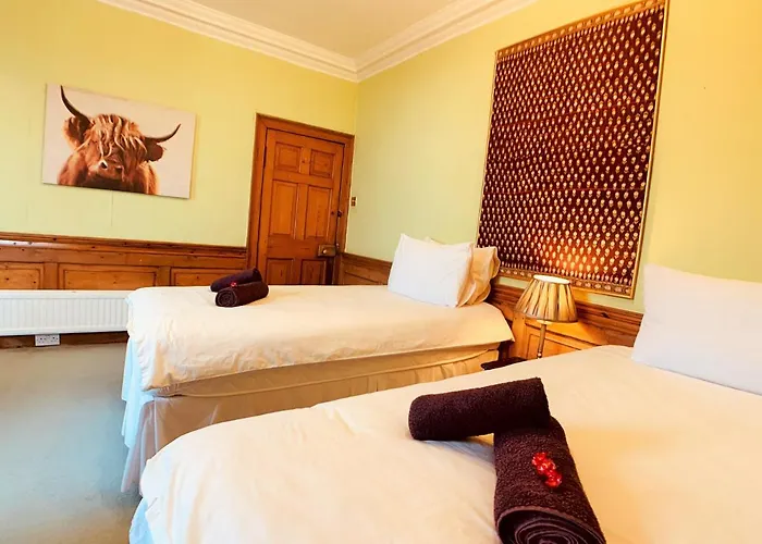 F2 Charming Centre Full Of Character *