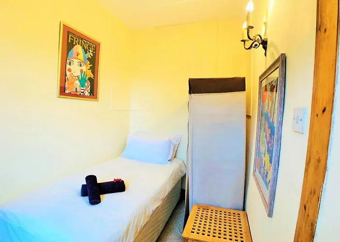 F2 Charming Centre Full Of Character *