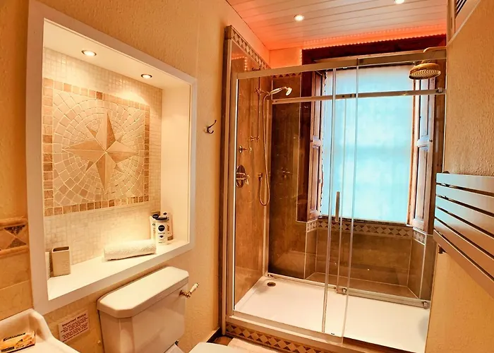 F2 Charming Centre Full Of Character