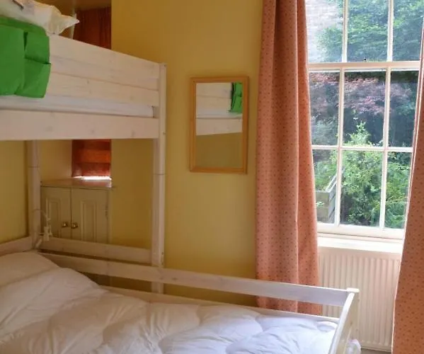 Traditional Georgian Flat In New Town *