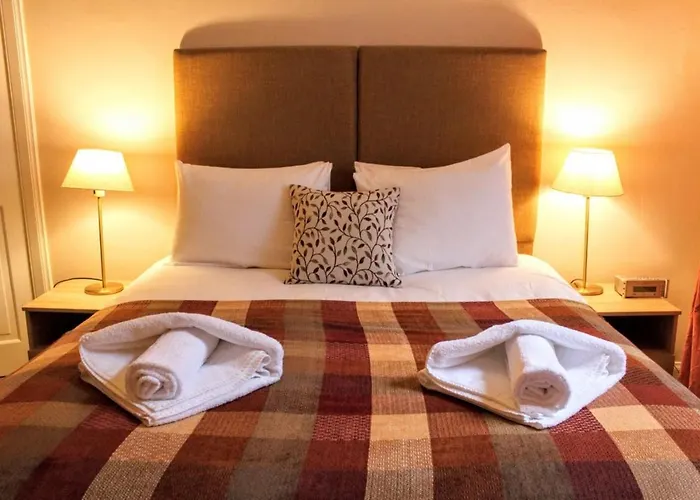 Traditional Georgian Flat In New Town 아파트 *