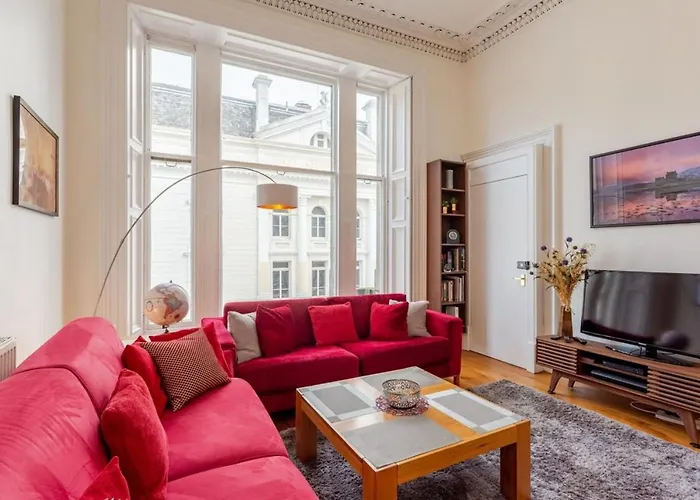 Cozy 2 Bedroom At Heart Of The