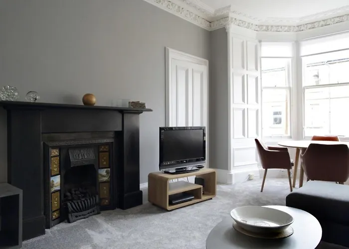 Stylish 2 Bedroom Bruntsfield In * エディンバラ