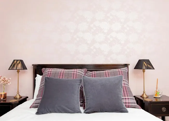 דירה Holyrood - Luxury With Parking *